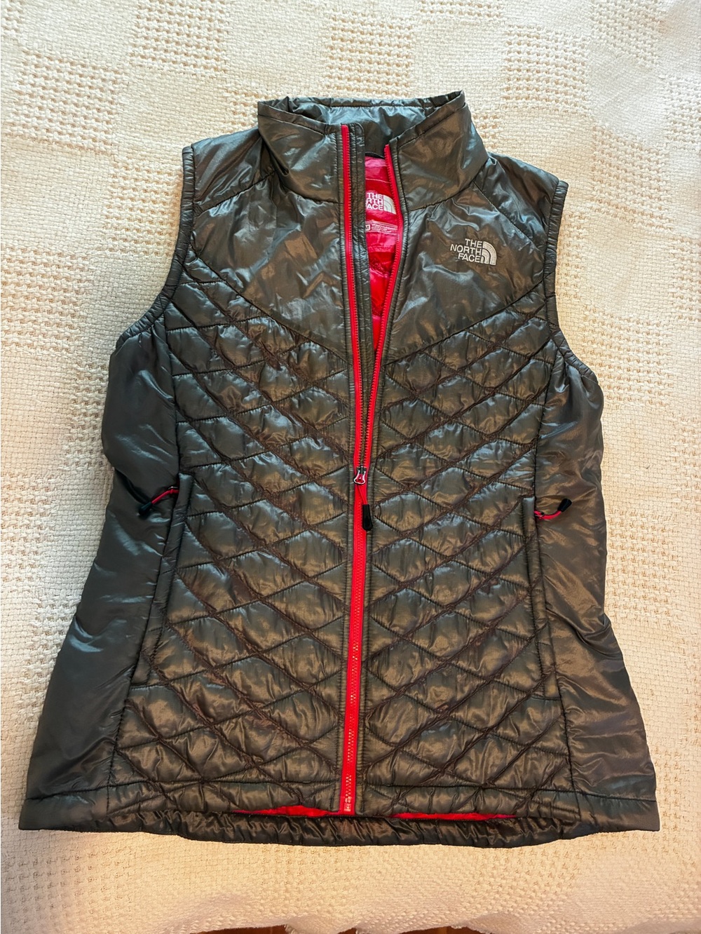 The North Face thermal vest Women’s medium gray/pink